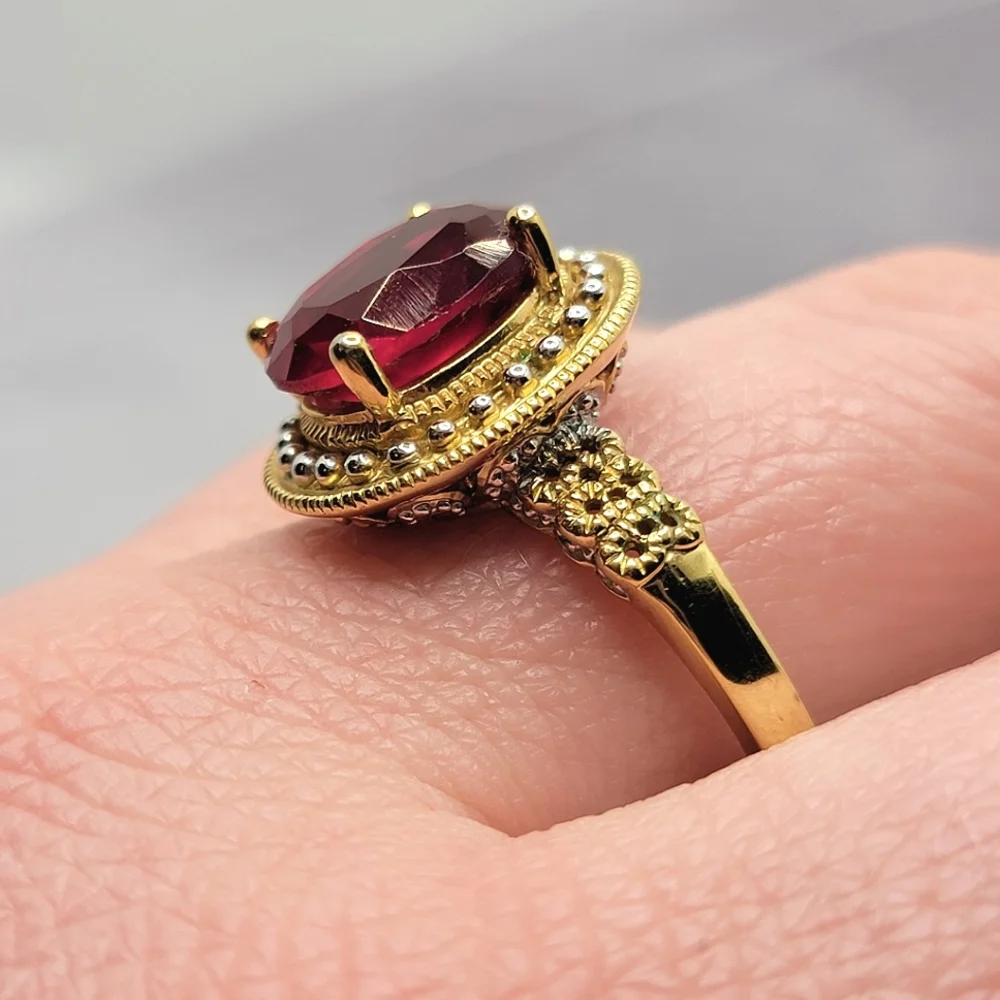 Gorgeous Vintage Ring Gold Tone Faux Ruby Size 12 ½
